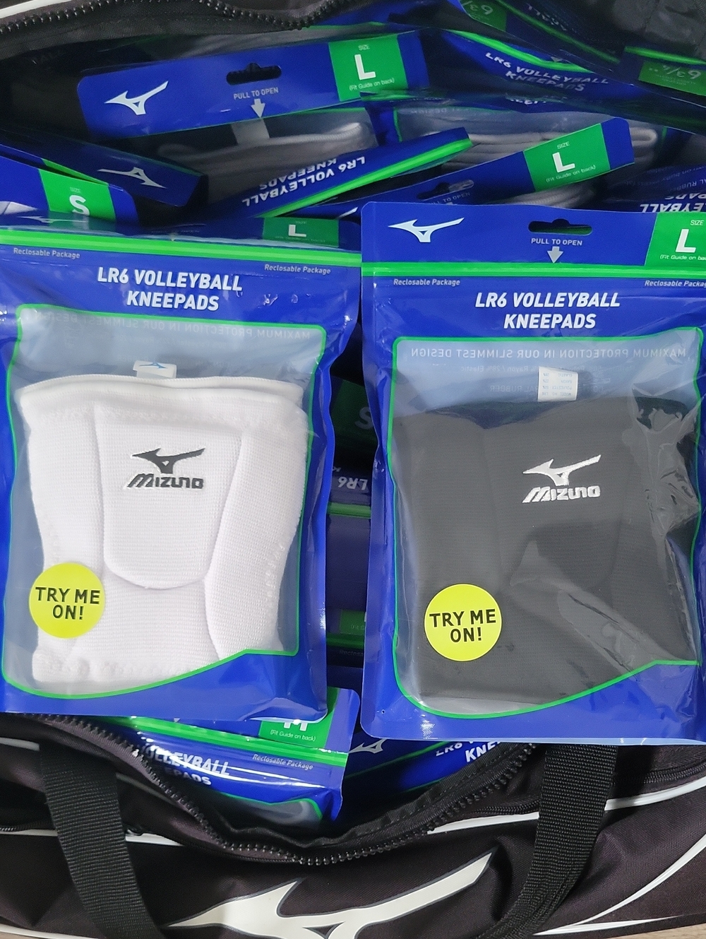 Two pairs of Size Large - Mizuno LR6 Kneepad #480105